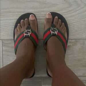Gucci Women's Black and Red Sandals